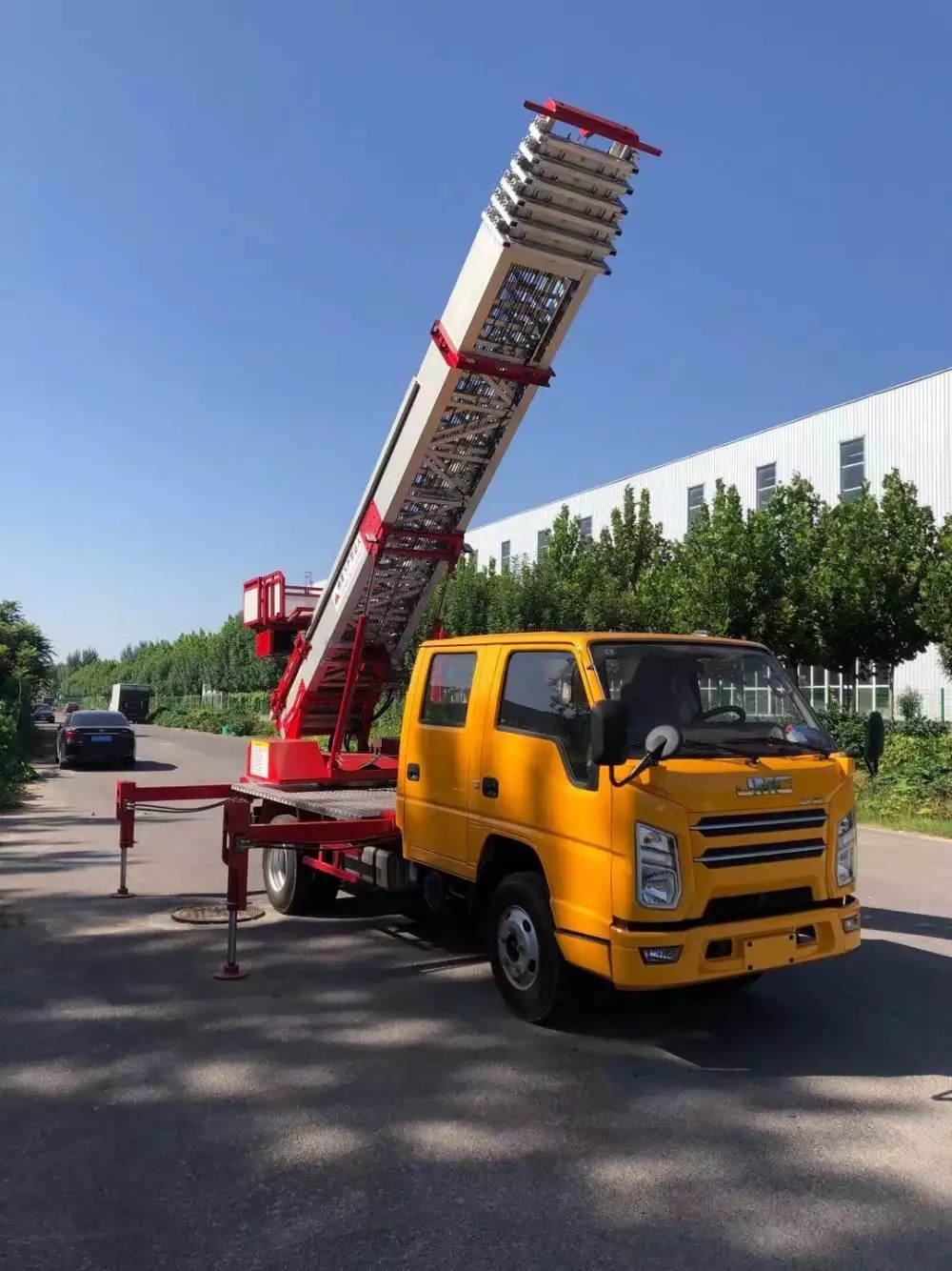 巫溪附近的云梯车出租服务：轻松解决高空作业需求